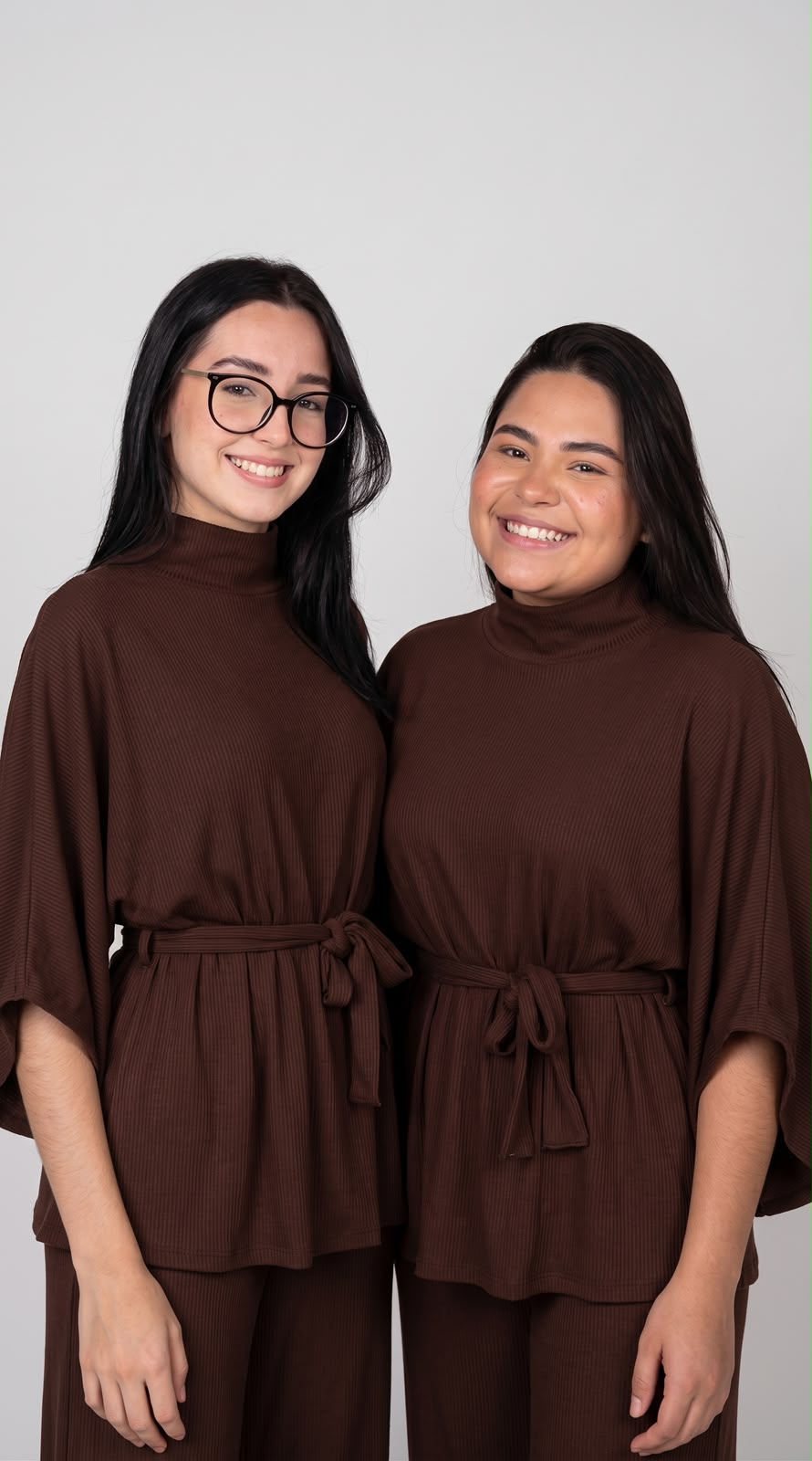Maria Eduarda Rios e Yasmin Vicente — Fundadoras da DUALMA